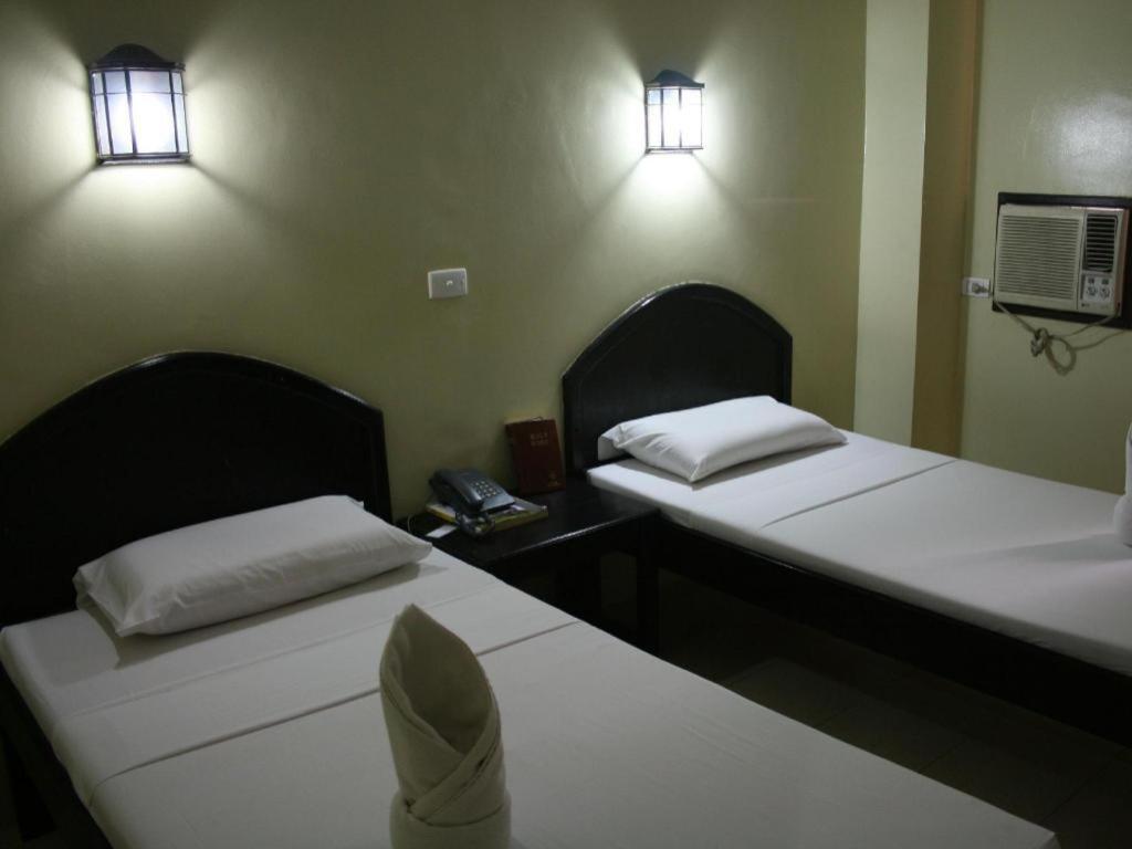 แซมปากิตา สวีท พลาซา การ์เซีย Hotel Cebu ภายนอก รูปภาพ